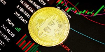 Bitcoin tops ,000 for first time since May