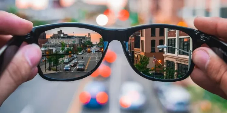 “Abnormal device”: Explosive popularity of smart glasses sparks protests due to hidden recordings