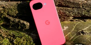 Android still controls three-quarters of the global smartphone market, but iOS and HarmonyOS are rising Android still controls three-quarters of the global smartphone market, but iOS and HarmonyOS are rising