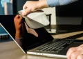 Apple’s famous display cleaning cloth is now less than half the price: price reduced by 15 euros