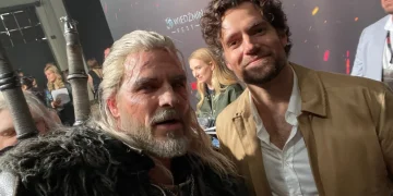Awesome: Maul-Geralt attends Gamescom in a bathtub