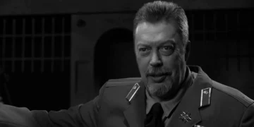 Charismatic and timeless villain: Soviet Premier Tim Curry in “Red Alert 3” dies