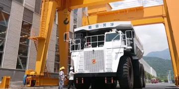 China begins production of unmanned electric mining trucks with a load capacity of 230 tons and a battery capacity of 1.4 MWh China begins production of unmanned electric mining trucks with a load capacity of 230 tons and a battery capacity of 1.4 MWh