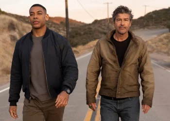 “In the dark, in the day”: “The Lantern” comes out and the series receives rave reviews