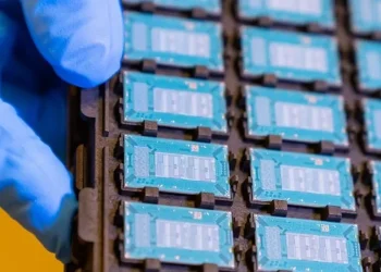 Intel unexpectedly raises as much as  billion as analysts see signs of success in its contract business