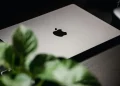 Meta✴ launches a desktop app for Apple Mac with screen content analysis