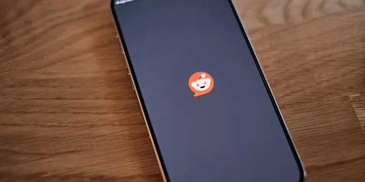 Reddit starts using artificial intelligence to turn posts into podcasts and short videos Reddit starts using artificial intelligence to turn posts into podcasts and short videos