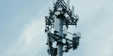 Russian operators approved to build 5G on LTE frequencies – networks could soon appear in cities with more than 1 million people Russian operators approved to build 5G on LTE frequencies – networks could soon appear in cities with more than 1 million people