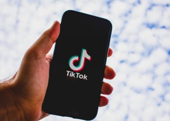 Send and receive money without leaving TikTok: the app takes care of sending money in chat