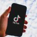 Send and receive money without leaving TikTok: the app takes care of sending money in chat