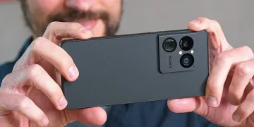 Sony Xperia 1 VIII is selling like hotcakes – the €1,500 smartphone is loved for its microSD slot and headphone jack Sony Xperia 1 VIII is selling like hotcakes – the €1,500 smartphone is loved for its microSD slot and headphone jack