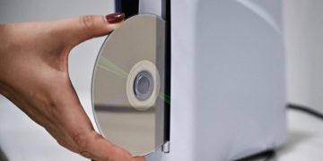 Sony may also delay disc phase-out due to Xbox Helix due to rumors Sony may also delay disc phase-out due to Xbox Helix due to rumors