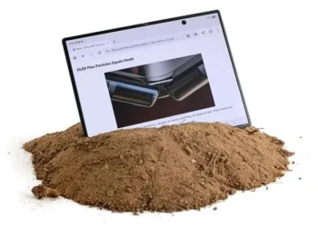 ‘Terrible squeak’: Galaxy Z Fold8 hinge doesn’t stand up to dust and sand