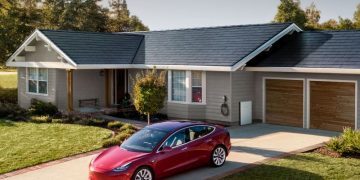Tesla has stopped producing roof tiles that harness sunlight to generate electricity. Tesla has stopped producing roof tiles that harness sunlight to generate electricity.