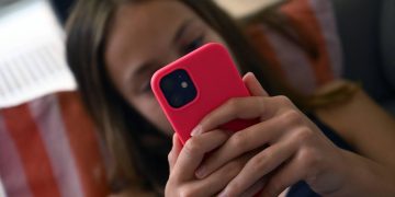 This is how your smartphone is changing your body without you realizing it This is how your smartphone is changing your body without you realizing it