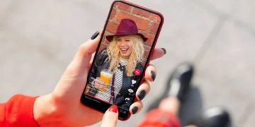 TikTok and Reels alter brain activity by reducing cognitive control TikTok and Reels alter brain activity by reducing cognitive control