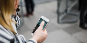 Zuckerberg agrees to limit teen social networks, but prepares pitfalls for YouTube and TikTok Zuckerberg agrees to limit teen social networks, but prepares pitfalls for YouTube and TikTok