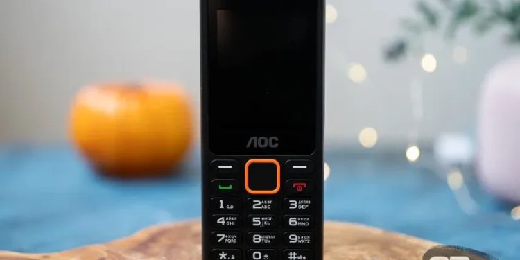 AOC A245: Not afraid of mobile phones without sockets AOC A245: Not afraid of mobile phones without sockets