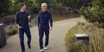 Apple starts a new era for the third time: Tim Cook steps down as company boss