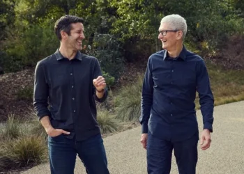 Apple’s new CEO will earn  million in revenue next year,  million more than Tim Cook