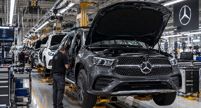 Aroged: Mercedes admits possible closure of two German plants Aroged: Mercedes admits possible closure of two German plants