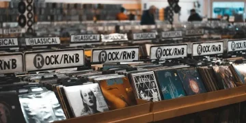 CDs are experiencing a renaissance – U.S. CD sales surge nearly 46% CDs are experiencing a renaissance – U.S. CD sales surge nearly 46%