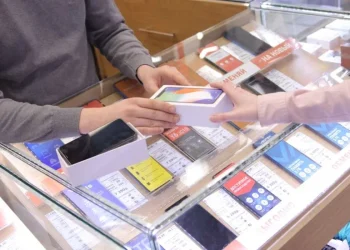 Experts from Counterpoint Research said that the prices of various smartphones have increased by more than 40% this year