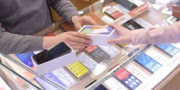 Experts from Counterpoint Research said that the prices of various smartphones have increased by more than 40% this year Experts from Counterpoint Research said that the prices of various smartphones have increased by more than 40% this year