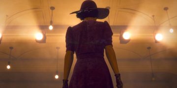 How does the Strangers in Paradise musical work? A video was revealed