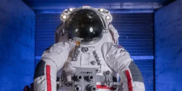 In order to send humans to the moon no later than 2028, NASA decided to simplify the space suit for this task