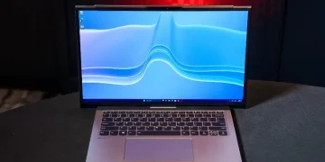 Lenovo showed off a 14-inch laptop with screen expansion to 17 inches Lenovo showed off a 14-inch laptop with screen expansion to 17 inches