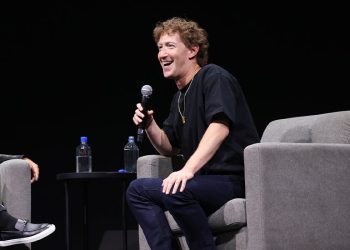 Mark Zuckerberg also spoke out against the centralized slowdown in the development of artificial intelligence