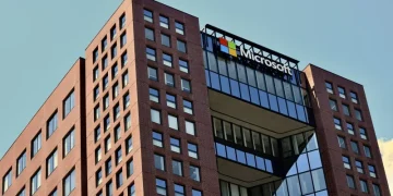 Microsoft changes its reporting structure and will now report data on its Azure cloud, which already accounts for a third of revenue Microsoft changes its reporting structure and will now report data on its Azure cloud, which already accounts for a third of revenue