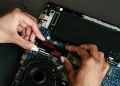 Smartphone and laptop makers are now blindly buying memory – shortages making it impossible to know in advance the price, timing and quantity of supply Smartphone and laptop makers are now blindly buying memory – shortages making it impossible to know in advance the price, timing and quantity of supply