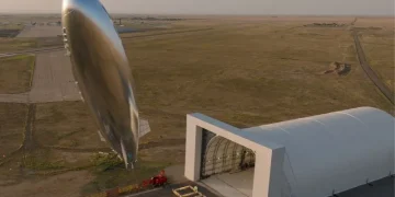 SoftBank tests one base station in the stratosphere, not 500 towers – an airship