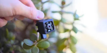 South Korean scientists create a smartphone accessory to hunt for hidden cameras South Korean scientists create a smartphone accessory to hunt for hidden cameras