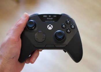 SteelSeries launches an expensive Aeon Pro gamepad for Xbox and PC, with display, priced at 0
