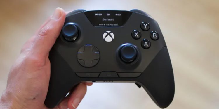 SteelSeries launches an expensive Aeon Pro gamepad for Xbox and PC, with display, priced at 0 SteelSeries launches an expensive Aeon Pro gamepad for Xbox and PC, with display, priced at 0