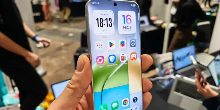 Tecno shows off a completely bezelless smartphone Tecno shows off a completely bezelless smartphone