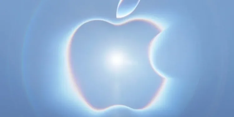 Today is a press conference by Apple, which will showcase new products such as foldable iPhones and AirPods with cameras. Today is a press conference by Apple, which will showcase new products such as foldable iPhones and AirPods with cameras.