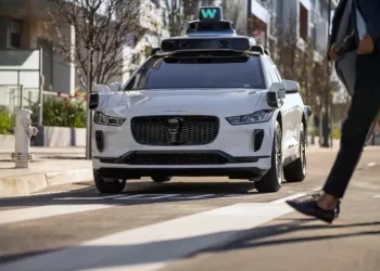 Waymo robotaxis have driven 436 million kilometers without driving; the number of accidents causing casualties is 82% fewer than accidents involving human casualties.
