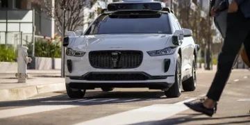 Waymo robotaxis have driven 436 million kilometers without driving; the number of accidents causing casualties is 82% fewer than accidents involving human casualties. Waymo robotaxis have driven 436 million kilometers without driving; the number of accidents causing casualties is 82% fewer than accidents involving human casualties.