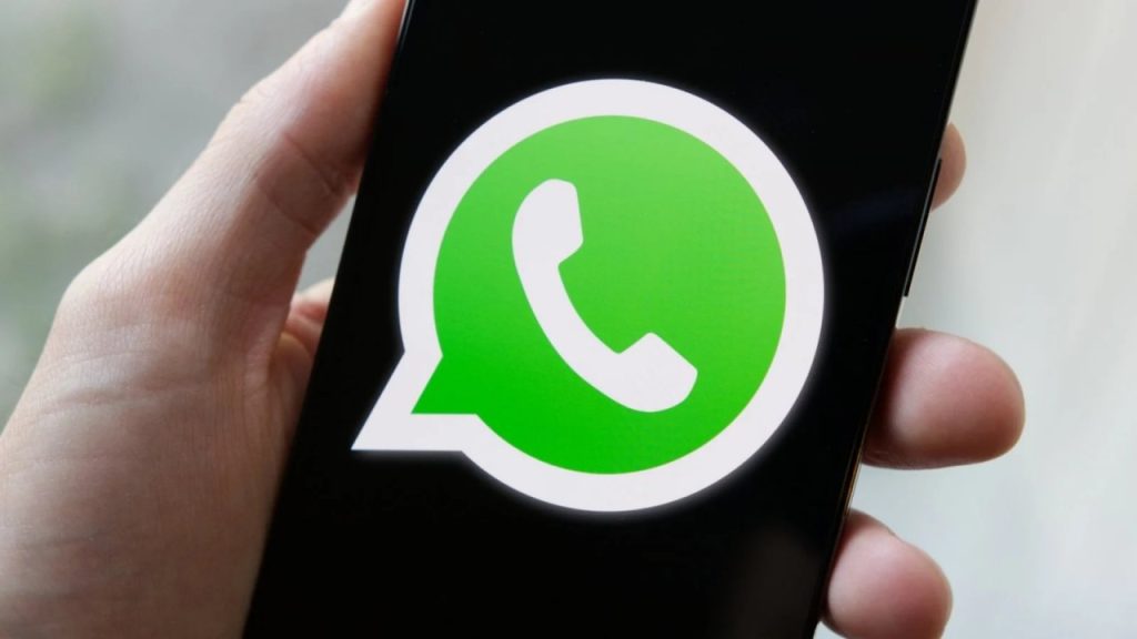 WhatsApp changes again: This is what the new floating navigation column looks like on Android