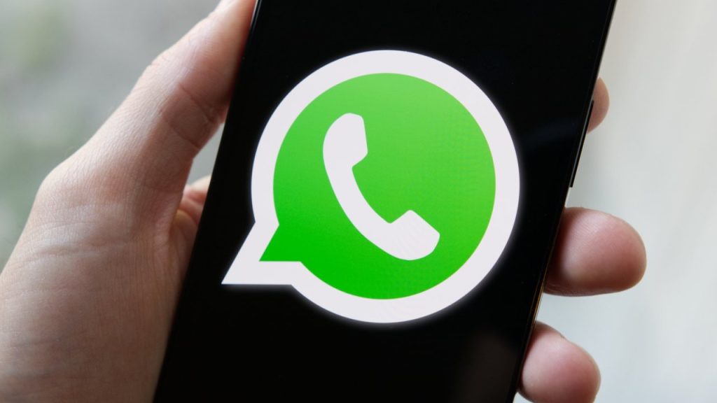 WhatsApp launches new themes and dynamic wallpapers on Android WhatsApp launches new themes and dynamic wallpapers on Android