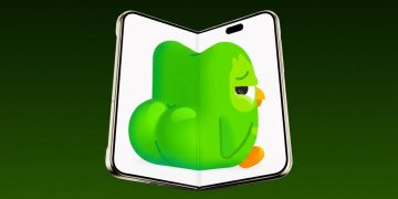 iPhone Duo, the memes begin: Samsung and Duolingo go crazy on social media iPhone Duo, the memes begin: Samsung and Duolingo go crazy on social media