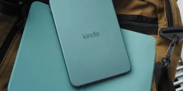 Amazon updates Kindle reader with aluminum casing, replaceable battery, wireless page turner Amazon updates Kindle reader with aluminum casing, replaceable battery, wireless page turner