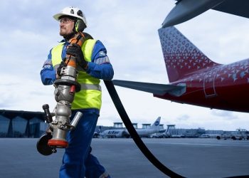 Aroged: Gazprom Neft plans to develop production of environmentally friendly aviation fuel