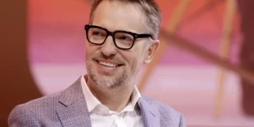 Former LinkedIn head who dedicated 18 years to the company is leaving Microsoft