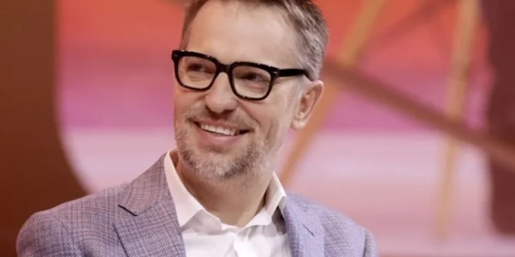 Former LinkedIn head who dedicated 18 years to the company is leaving Microsoft Former LinkedIn head who dedicated 18 years to the company is leaving Microsoft